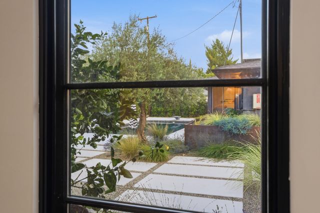 5708 N Pleasant Avenue, Fresno, CA 93711