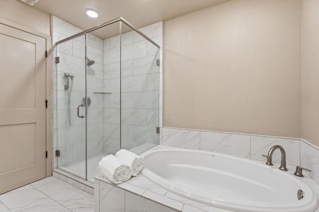 5708 N Pleasant Avenue, Fresno, CA 93711