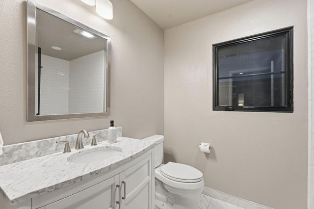 5708 N Pleasant Avenue, Fresno, CA 93711