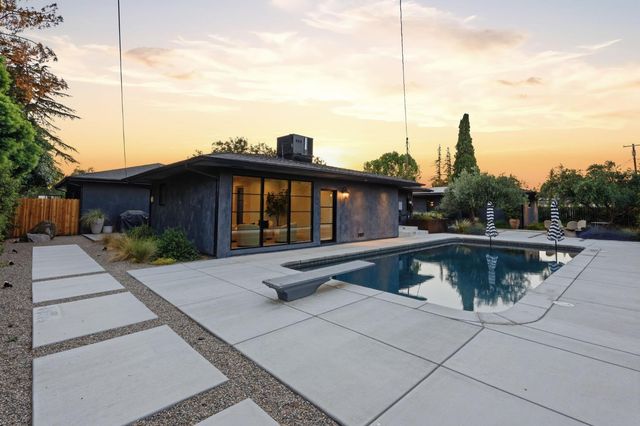 5708 N Pleasant Avenue, Fresno, CA 93711