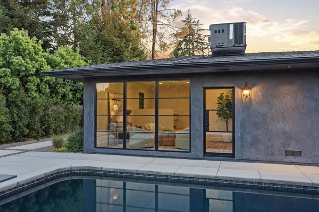 5708 N Pleasant Avenue, Fresno, CA 93711