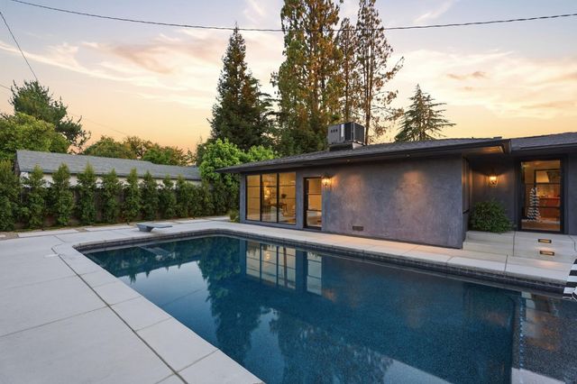 5708 N Pleasant Avenue, Fresno, CA 93711