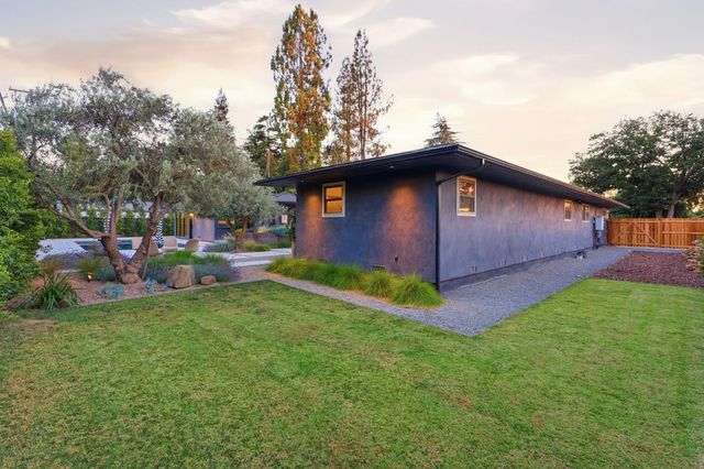 5708 N Pleasant Avenue, Fresno, CA 93711