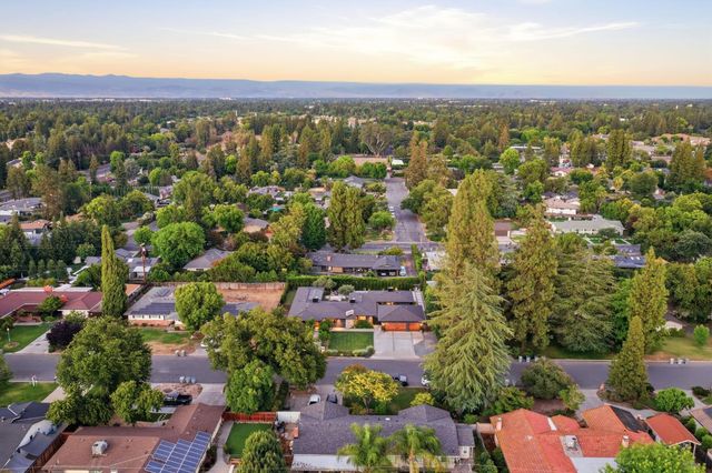 5708 N Pleasant Avenue, Fresno, CA 93711