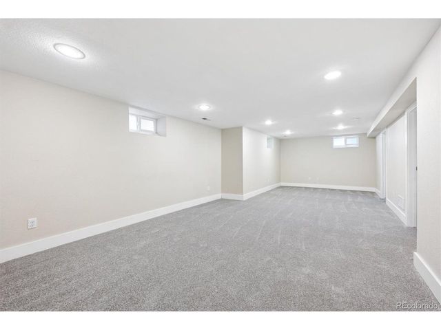 2634 Ivanhoe St, Denver, CO 80207