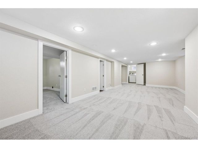 2634 Ivanhoe St, Denver, CO 80207