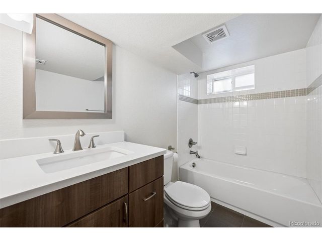 2634 Ivanhoe St, Denver, CO 80207