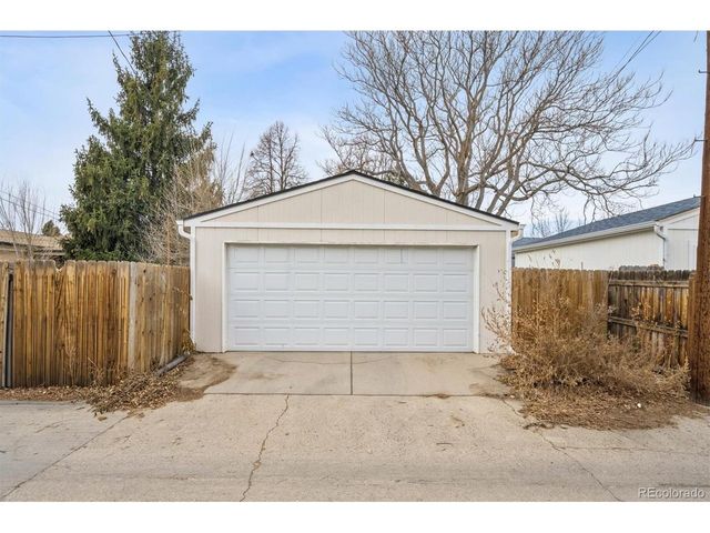 2634 Ivanhoe St, Denver, CO 80207