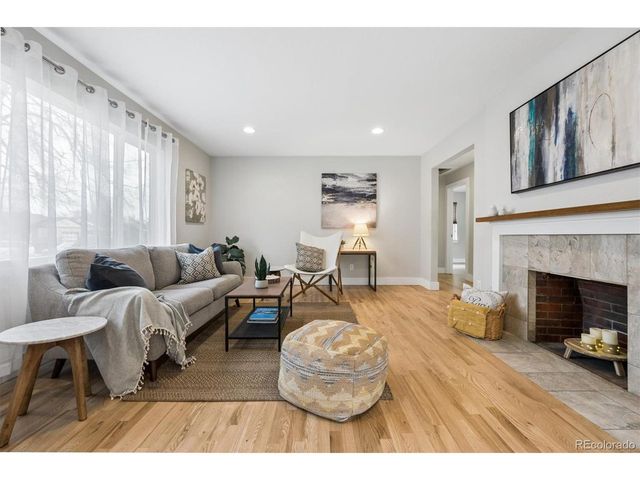 2634 Ivanhoe St, Denver, CO 80207