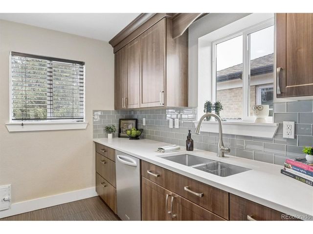 2634 Ivanhoe St, Denver, CO 80207