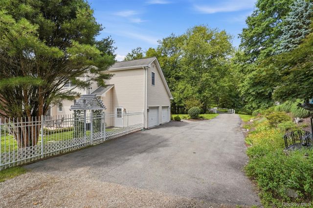 28 Enright Lane, Montgomery, NY 12549