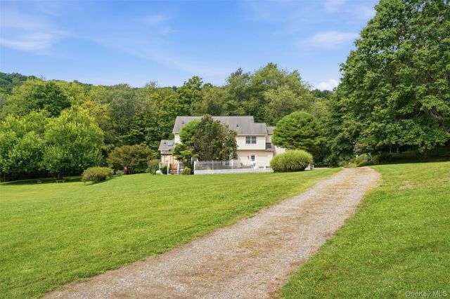 28 Enright Lane, Montgomery, NY 12549