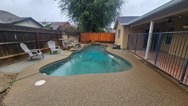 3299 W Stuart Avenue, Fresno, CA 93711