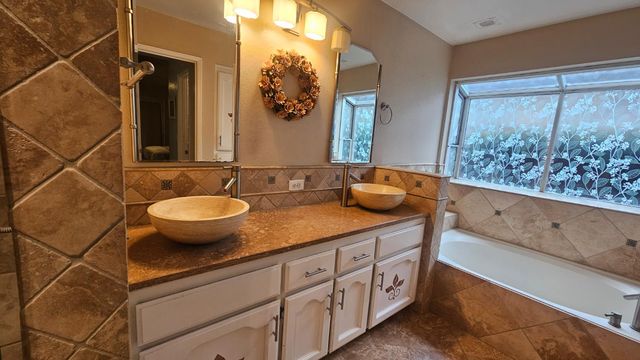 3299 W Stuart Avenue, Fresno, CA 93711