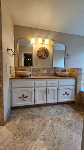 3299 W Stuart Avenue, Fresno, CA 93711