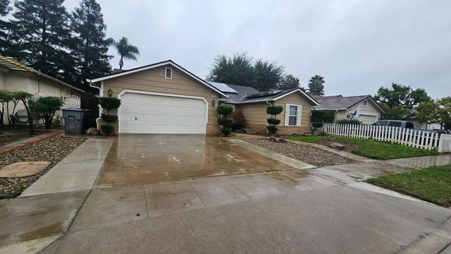 3299 W Stuart Avenue, Fresno, CA 93711