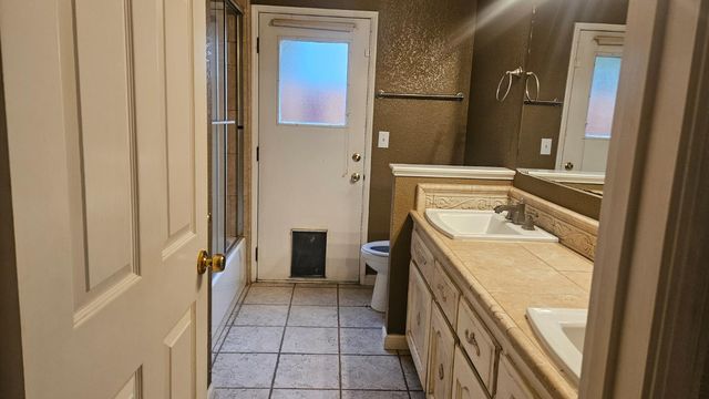 3299 W Stuart Avenue, Fresno, CA 93711