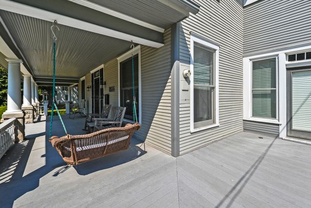 1635 E Walnut Street, Springfield, MO 65802