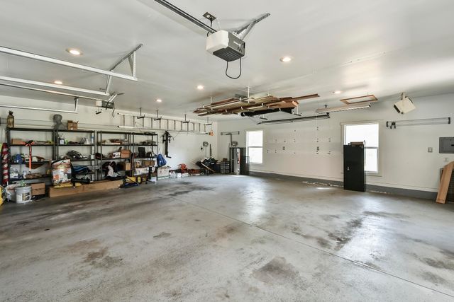 1635 E Walnut Street, Springfield, MO 65802
