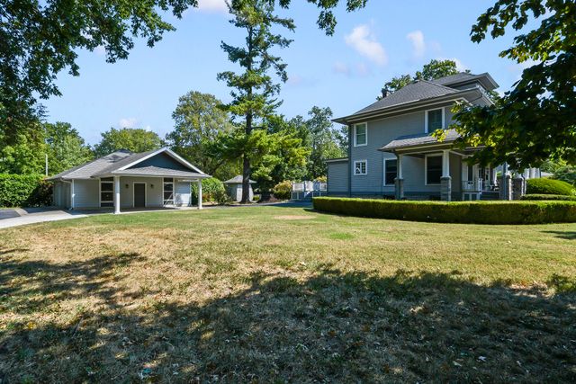 1635 E Walnut Street, Springfield, MO 65802