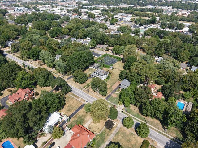 1635 E Walnut Street, Springfield, MO 65802