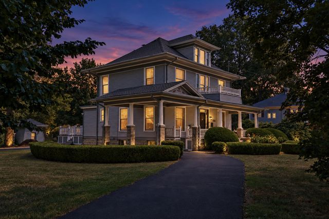 1635 E Walnut Street, Springfield, MO 65802