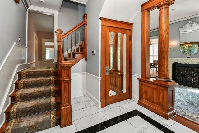 1635 E Walnut Street, Springfield, MO 65802