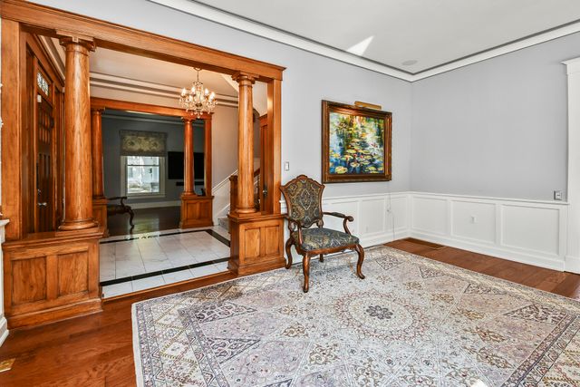 1635 E Walnut Street, Springfield, MO 65802