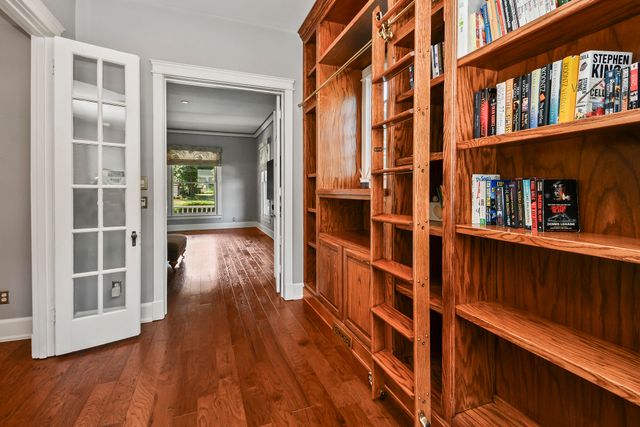 1635 E Walnut Street, Springfield, MO 65802