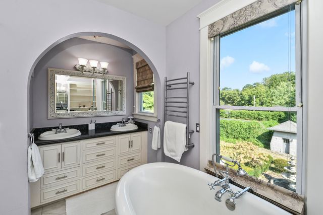 1635 E Walnut Street, Springfield, MO 65802