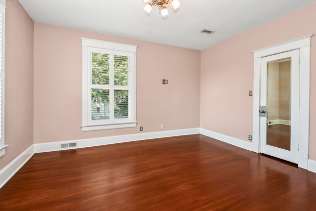 1635 E Walnut Street, Springfield, MO 65802