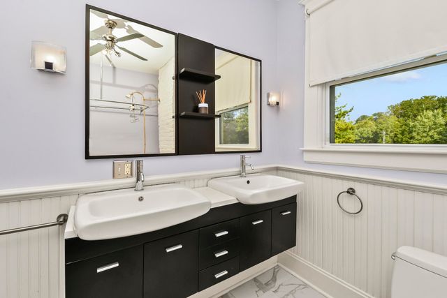 1635 E Walnut Street, Springfield, MO 65802