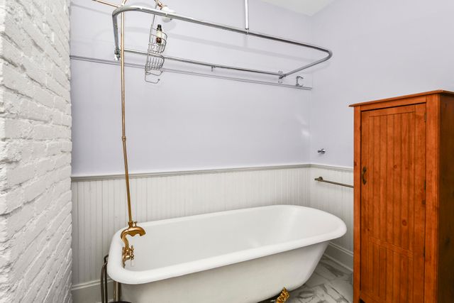 1635 E Walnut Street, Springfield, MO 65802