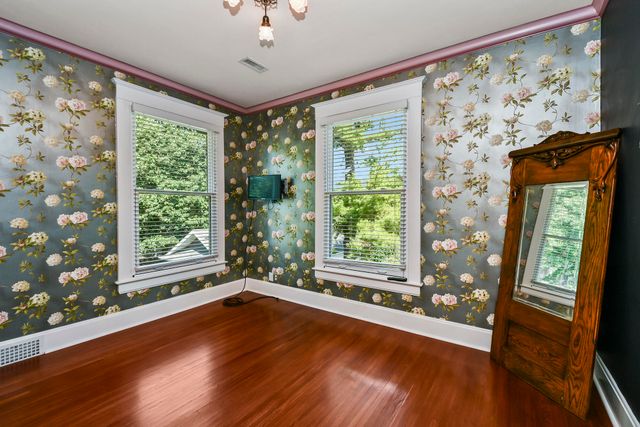 1635 E Walnut Street, Springfield, MO 65802