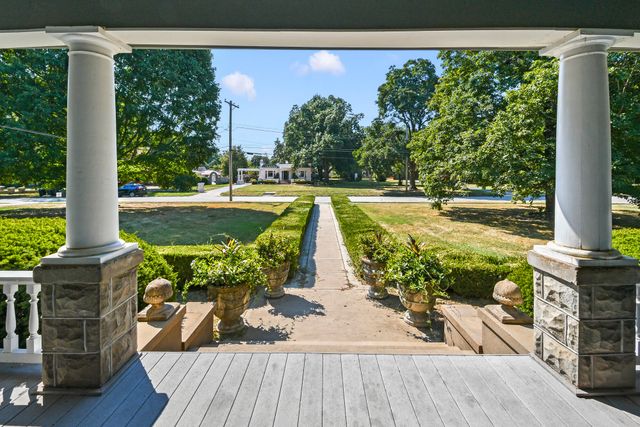 1635 E Walnut Street, Springfield, MO 65802