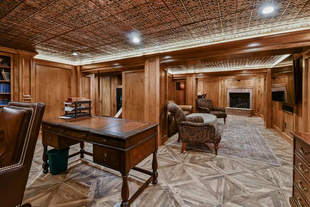 1635 E Walnut Street, Springfield, MO 65802
