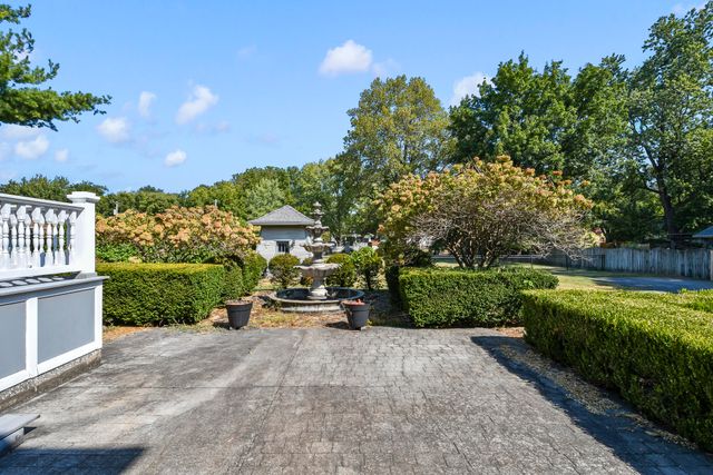 1635 E Walnut Street, Springfield, MO 65802