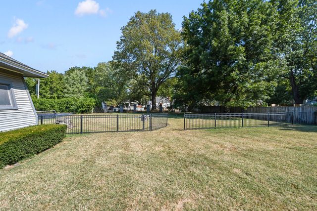 1635 E Walnut Street, Springfield, MO 65802