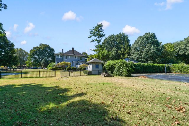 1635 E Walnut Street, Springfield, MO 65802