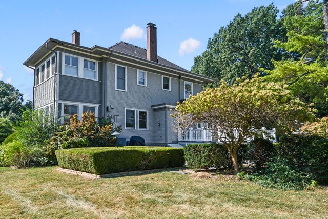 1635 E Walnut Street, Springfield, MO 65802