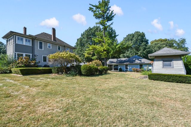 1635 E Walnut Street, Springfield, MO 65802