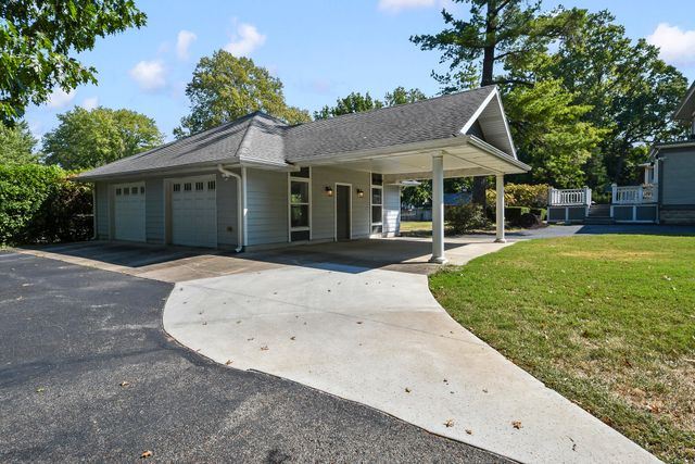 1635 E Walnut Street, Springfield, MO 65802