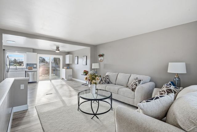 368 33rd Avenue Court, East Moline, IL 61244