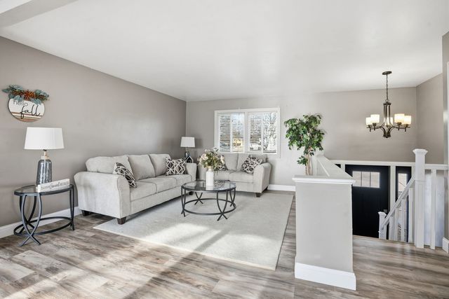 368 33rd Avenue Court, East Moline, IL 61244