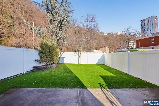 80 W 18th Street, Weehawken, NJ 07086