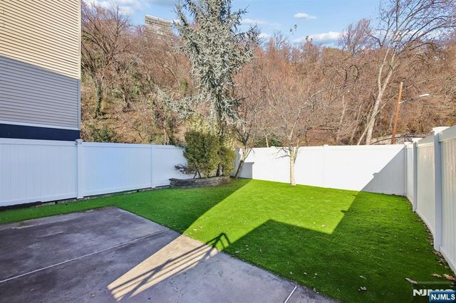 80 W 18th Street, Weehawken, NJ 07086