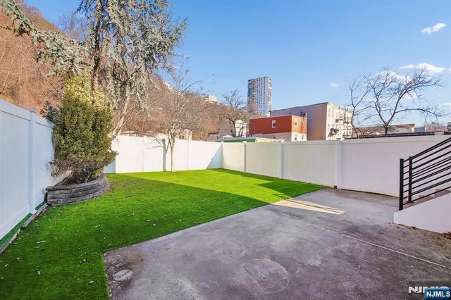 80 W 18th Street, Weehawken, NJ 07086