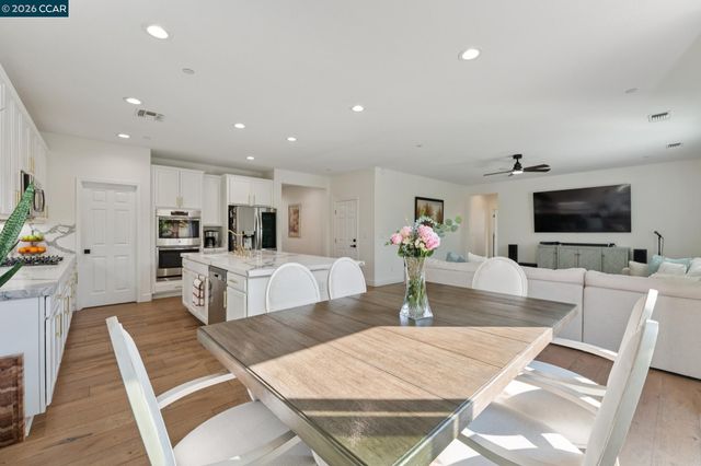 1226 Sierra Trail Rd, Oakley, CA 94561