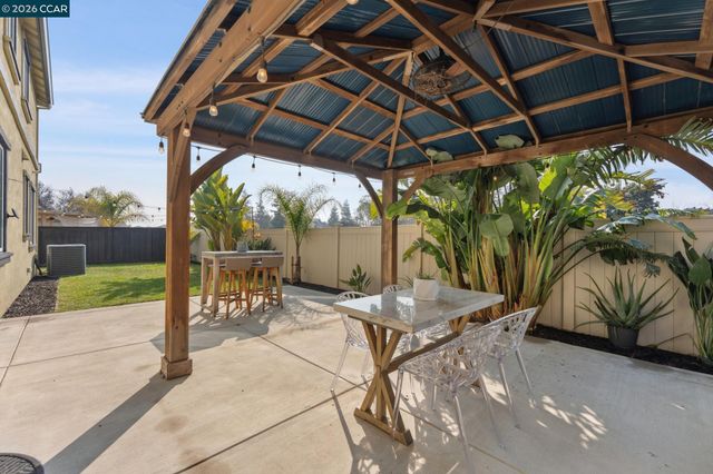 1226 Sierra Trail Rd, Oakley, CA 94561