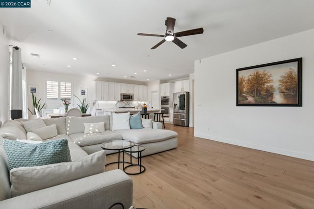 1226 Sierra Trail Rd, Oakley, CA 94561